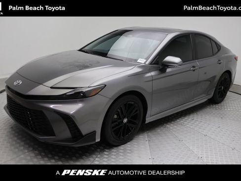 Certified 2025 Toyota Camry SE w/ Convenience Package image 1