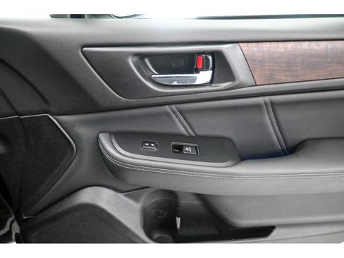 Used 2019 Subaru Outback 2.5i Limited AWD/4WD image 19