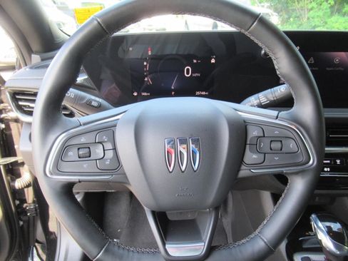 Used 2024 Buick Envista Avenir FWD image 21