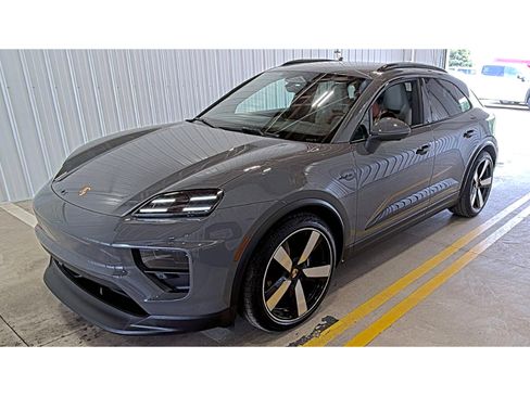 Used 2025 Porsche Macan 4 Electric AWD/4WD image 2