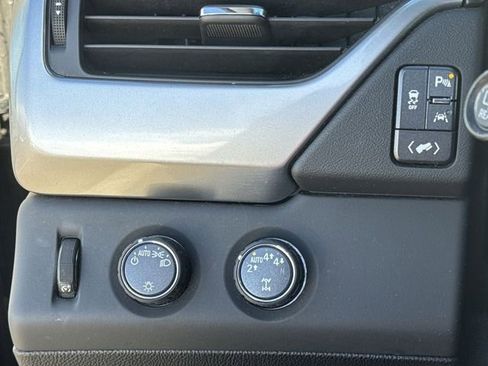 Used 2019 Chevrolet Tahoe LT image 16