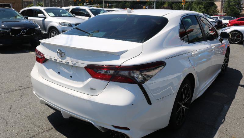 Used 2021 Toyota Camry SE FWD image 5