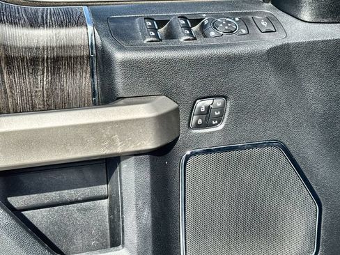 Used 2021 Ford F250 Lariat w/ Lariat Ultimate Package AWD/4WD image 13