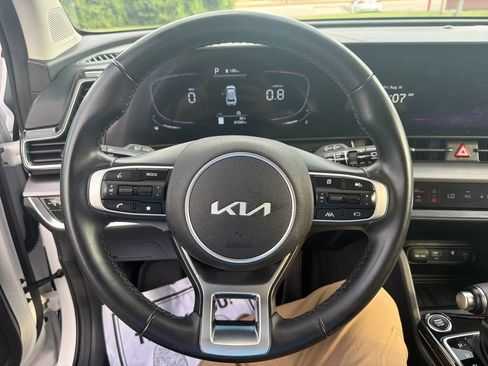 Used 2023 Kia Sportage EX FWD image 6