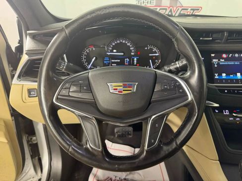 Used 2018 Cadillac XT5 AWD image 13