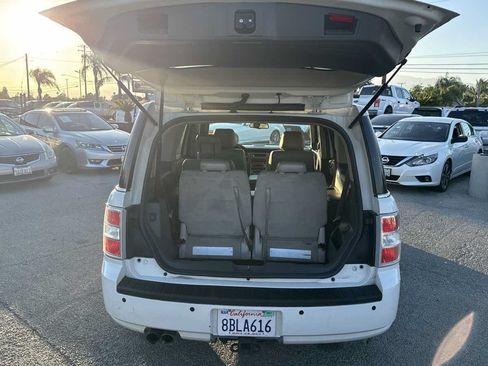 Used 2011 Ford Flex SEL w/ Rapid Spec Order Code FWD image 16