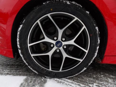 Used 2015 Ford Focus SE w/ SE Sport Package image 17