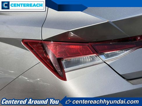 Used 2021 Hyundai Elantra SEL w/ Cargo Package FWD image 8