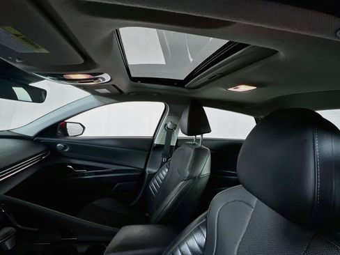 Used 2023 Hyundai Elantra Limited FWD image 23