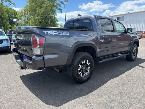 Used 2021 Toyota Tacoma TRD Off-Road w/ Technology Package AWD/4WD image 4