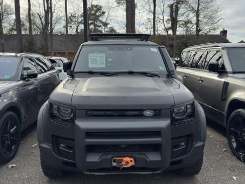 Used 2023 Land Rover Defender 130 SE image 1