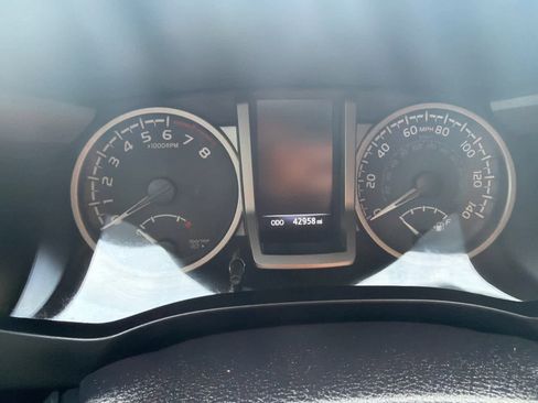 Used 2021 Toyota Tacoma SR5 image 23