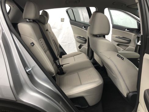 Certified 2022 Kia Sportage LX w/ LX FWD Value Edition Package image 9