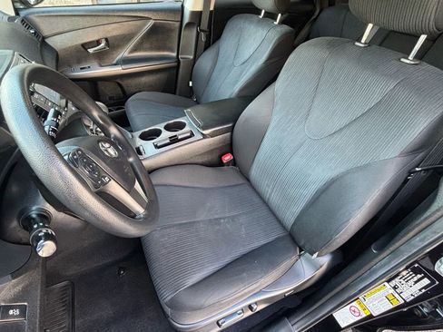 Used 2015 Toyota Venza LE image 19