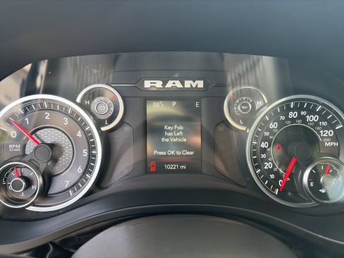 Used 2024 RAM 1500 Big Horn AWD/4WD image 32