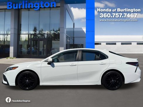 Used 2024 Toyota Camry SE w/ Cold Weather Package AWD/4WD image 3