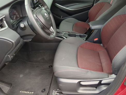 Used 2024 Toyota Corolla SE image 11