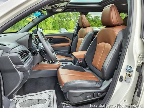 Certified 2025 Subaru Forester Touring AWD/4WD image 8