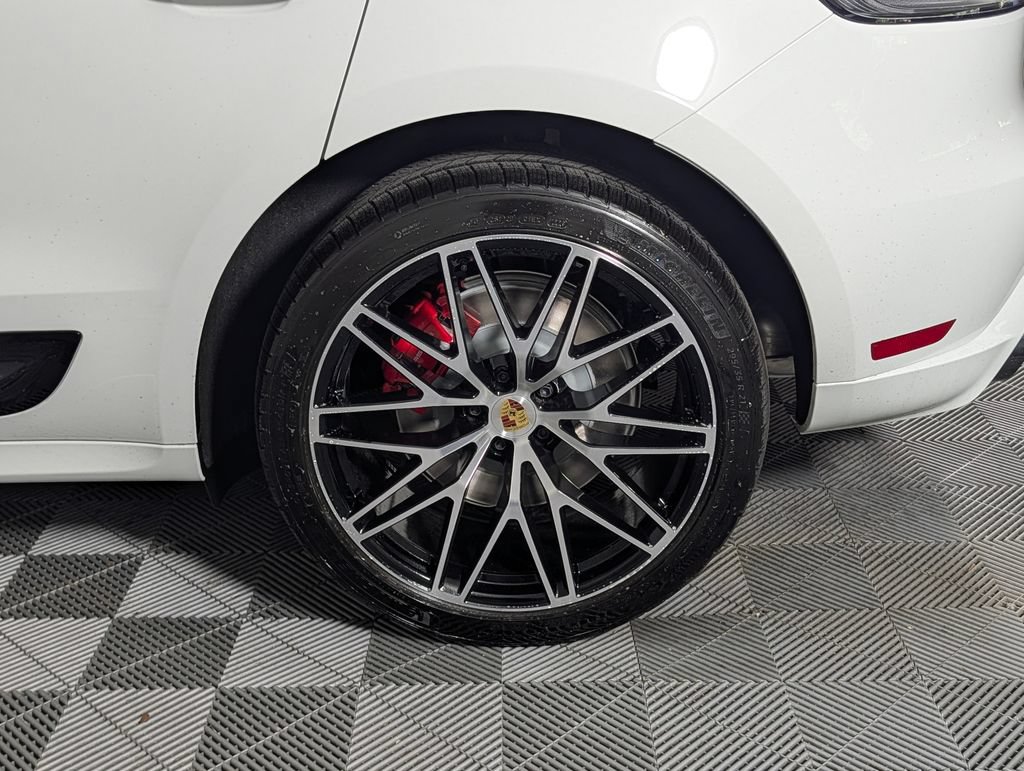 New 2026 Porsche Macan GTS AWD/4WD image 12