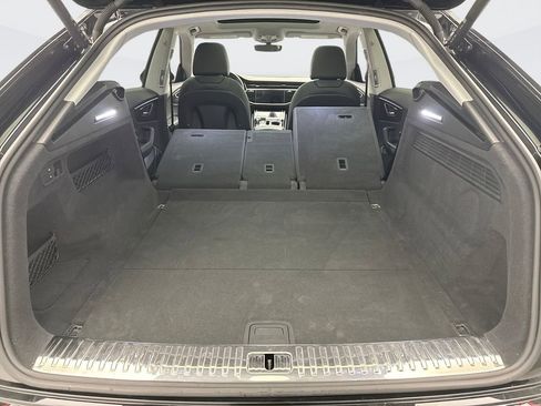 Used 2022 Audi Q8 Prestige w/ Prestige Package image 23