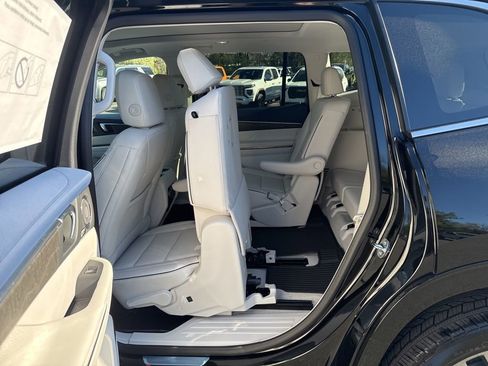 New 2026 Buick Enclave Avenir w/ Super Cruise Package AWD/4WD image 58