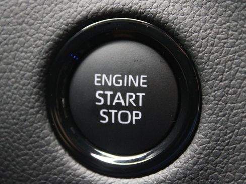 Used 2025 Toyota Tundra Limited AWD/4WD image 6