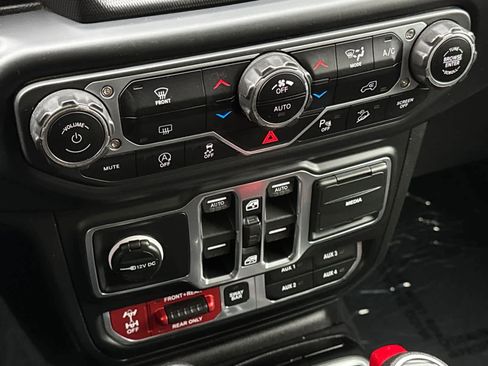 Used 2018 Jeep Wrangler Unlimited Rubicon image 23