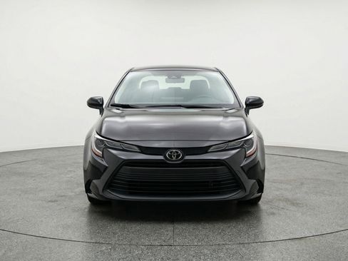 Used 2025 Toyota Corolla LE FWD image 2