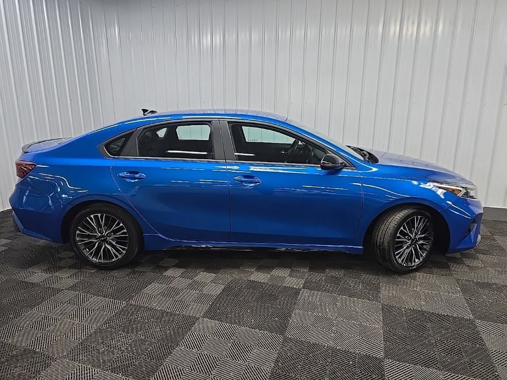 Used 2023 Kia Forte GT-Line FWD image 2