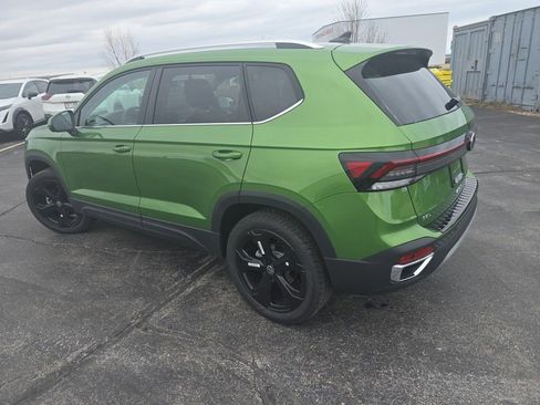 New 2025 Volkswagen Taos SEL image 3