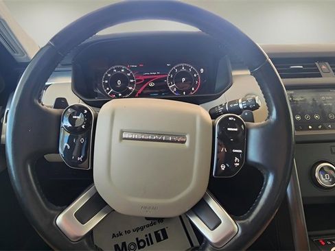 Used 2020 Land Rover Discovery Landmark image 32