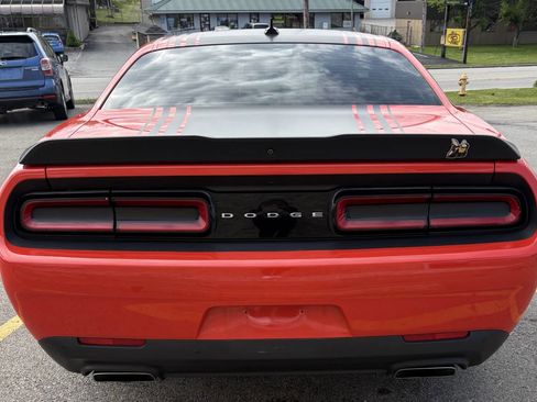 Used 2018 Dodge Challenger R/T Scat Pack RWD image 3