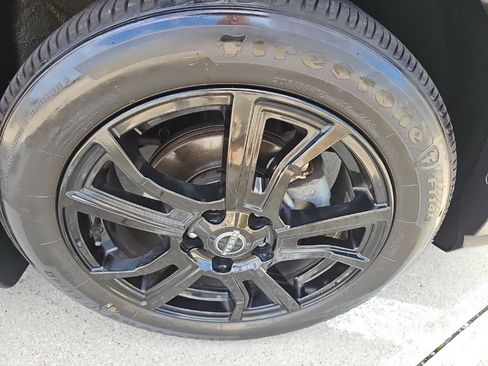 Used 2024 Nissan Kicks SR w/ SR Premium Package FWD image 4