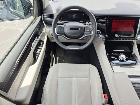 Used 2024 Jeep Wagoneer 4WD w/ Premium Group I image 12