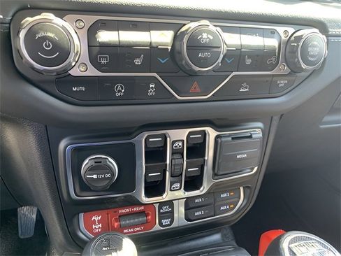 New 2024 Jeep Gladiator Rubicon w/ Technology Group image 61