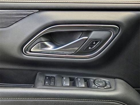 Used 2023 GMC Yukon SLT w/ SLT Premium Package image 31