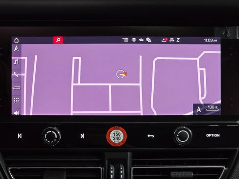 Certified 2025 Porsche Macan AWD/4WD image 18