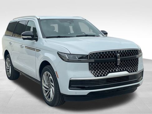 New 2026 Lincoln Navigator Reserve AWD/4WD image 7