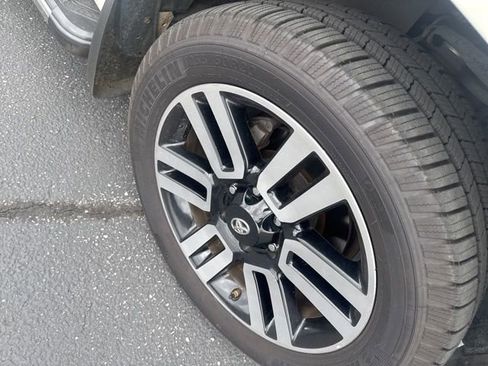 Used 2015 Toyota 4Runner Limited image 21