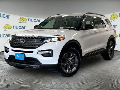 Used 2021 Ford Explorer XLT w/ Equipment Group 202A AWD/4WD image 3