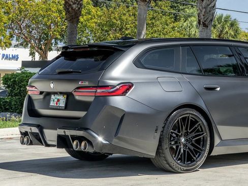 Used 2025 BMW M5 Touring image 7