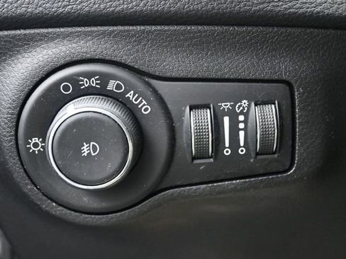 Used 2019 Jeep Compass Latitude AWD/4WD image 8