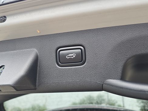 Certified 2026 Kia Sportage EX FWD image 11