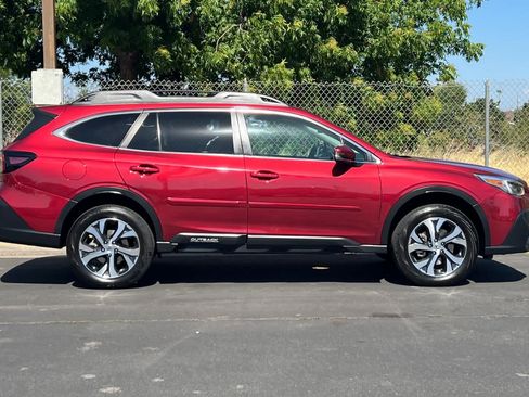 Used 2022 Subaru Outback Limited AWD/4WD image 8
