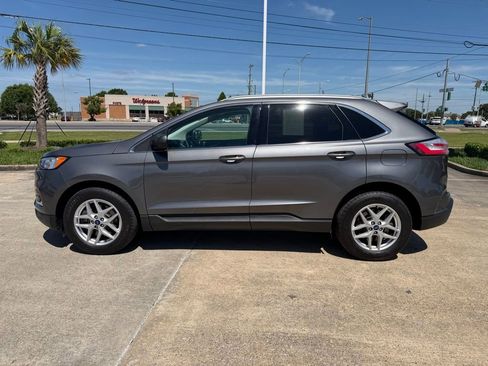 Used 2022 Ford Edge SEL w/ Convenience Package AWD/4WD image 2