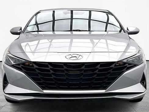 Used 2023 Hyundai Elantra SEL image 3