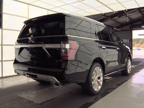 Used 2019 Ford Expedition Platinum AWD/4WD image 2