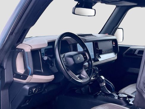 Used 2022 Ford Bronco Wildtrak AWD/4WD image 9