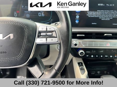 Certified 2024 Kia Telluride S w/ S Sunroof Package AWD/4WD image 32