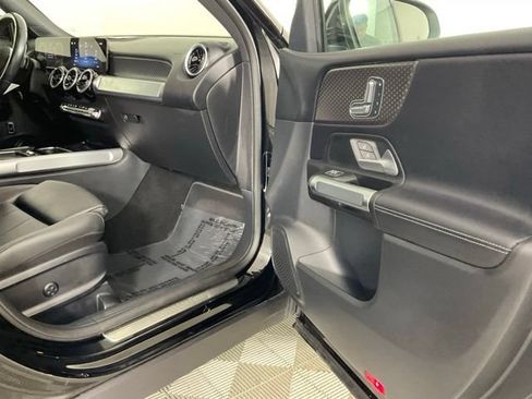 Used 2025 Mercedes-Benz GLB 250 image 15